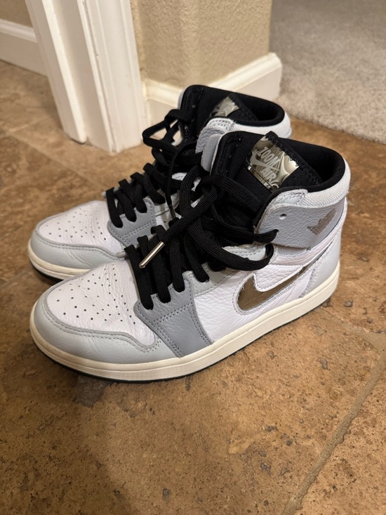 Nike Air Jordan 1 Mid Sneaker in White, Light Gray, Metallic & Black - Picture 3 of 5